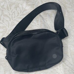 Lole Black Belt Bag